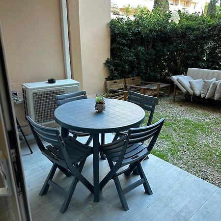 Appartement Studio Cabine Avec Jardin à Canet-en-Roussillon Extérieur photo